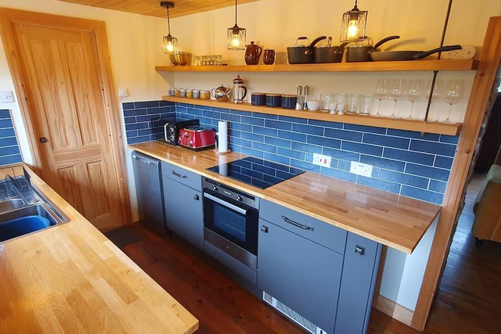 Ty Taf 2 Bed Cottage With Deck & Easy Transport Links 卡迪夫 外观 照片